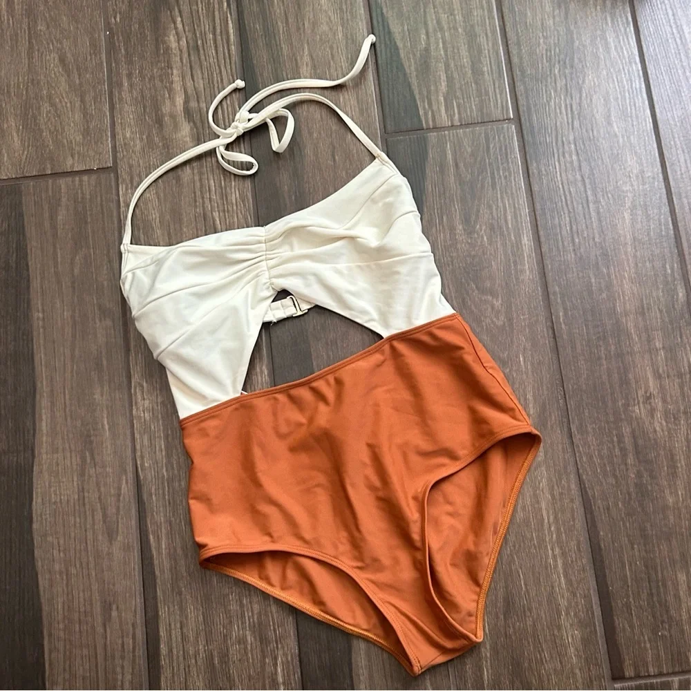 Raising Wild Erika Cut Out One Piece Swimsuit in Ivory/Rust Orange Sz M